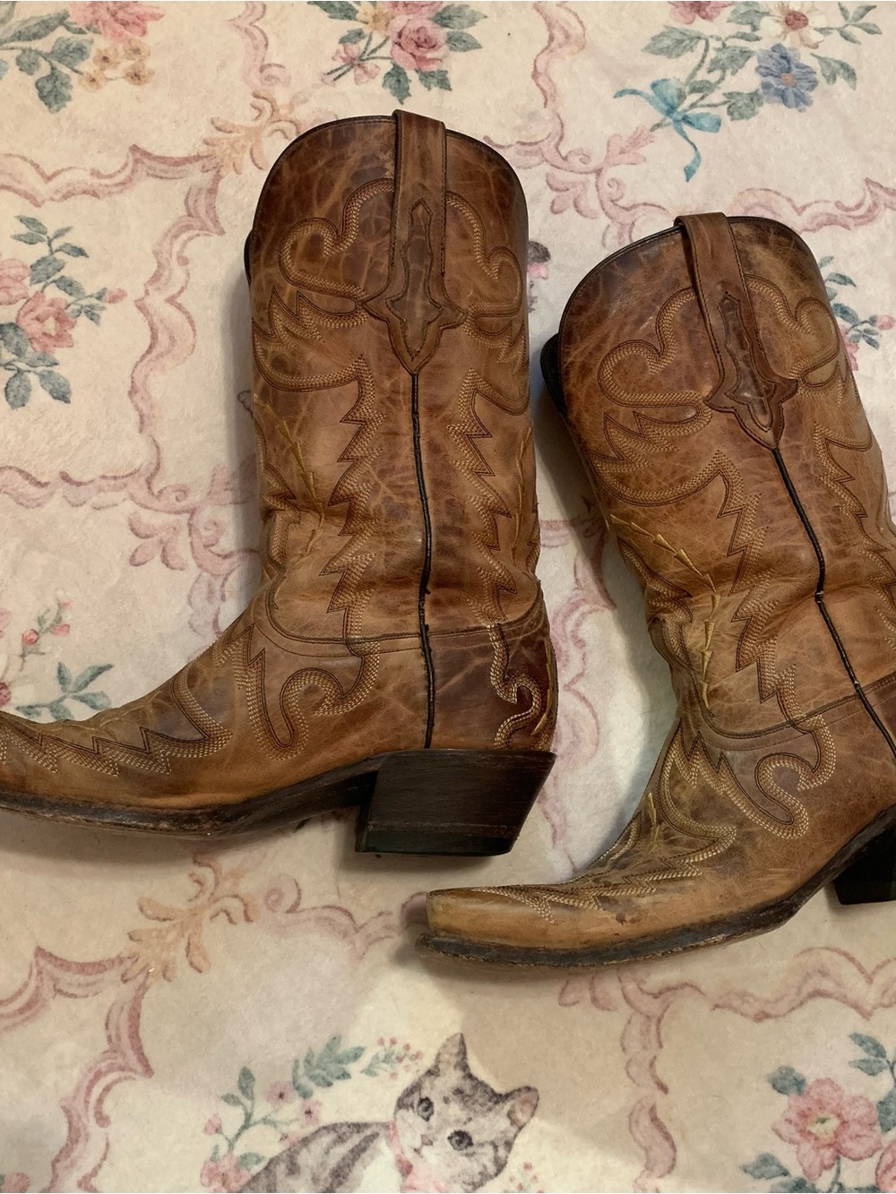 LUCCHESE Men's Brown Broken In Distressed Leather Western Cowboy Boots